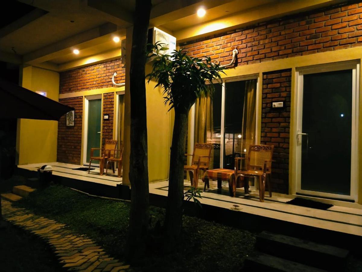 Petit Guest House Negombo Exterior foto